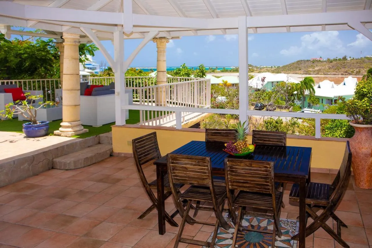 Spacious Villa With Ocean And Mountain View-4 Beds Cul de Sac