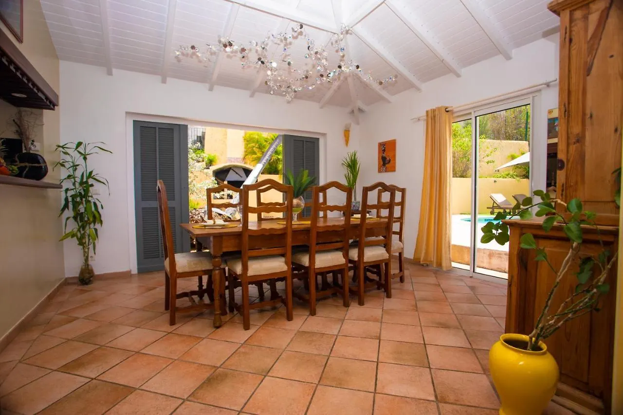 Spacious Villa With Ocean And Mountain View-4 Beds Cul de Sac