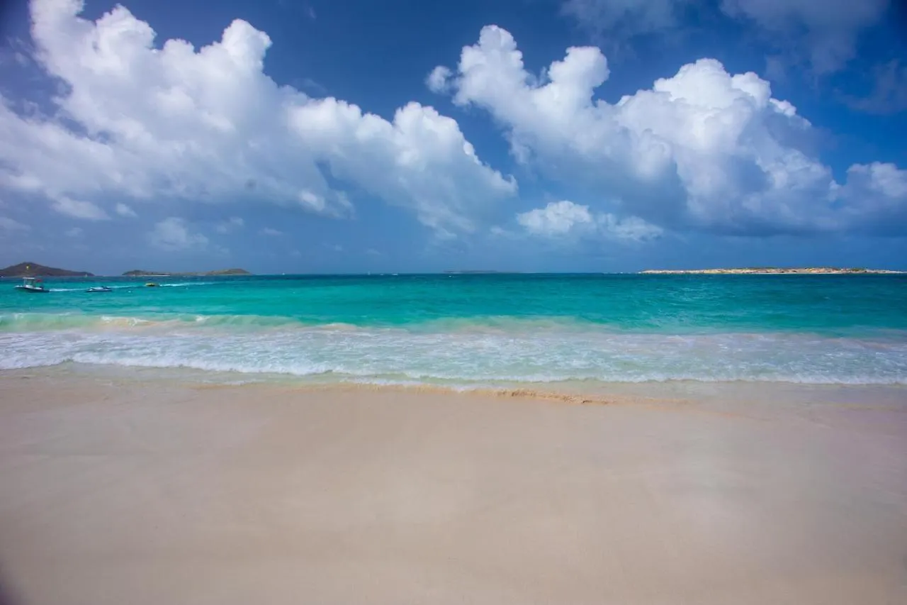 Spacious Villa With Ocean And Mountain View-4 Beds Cul de Sac